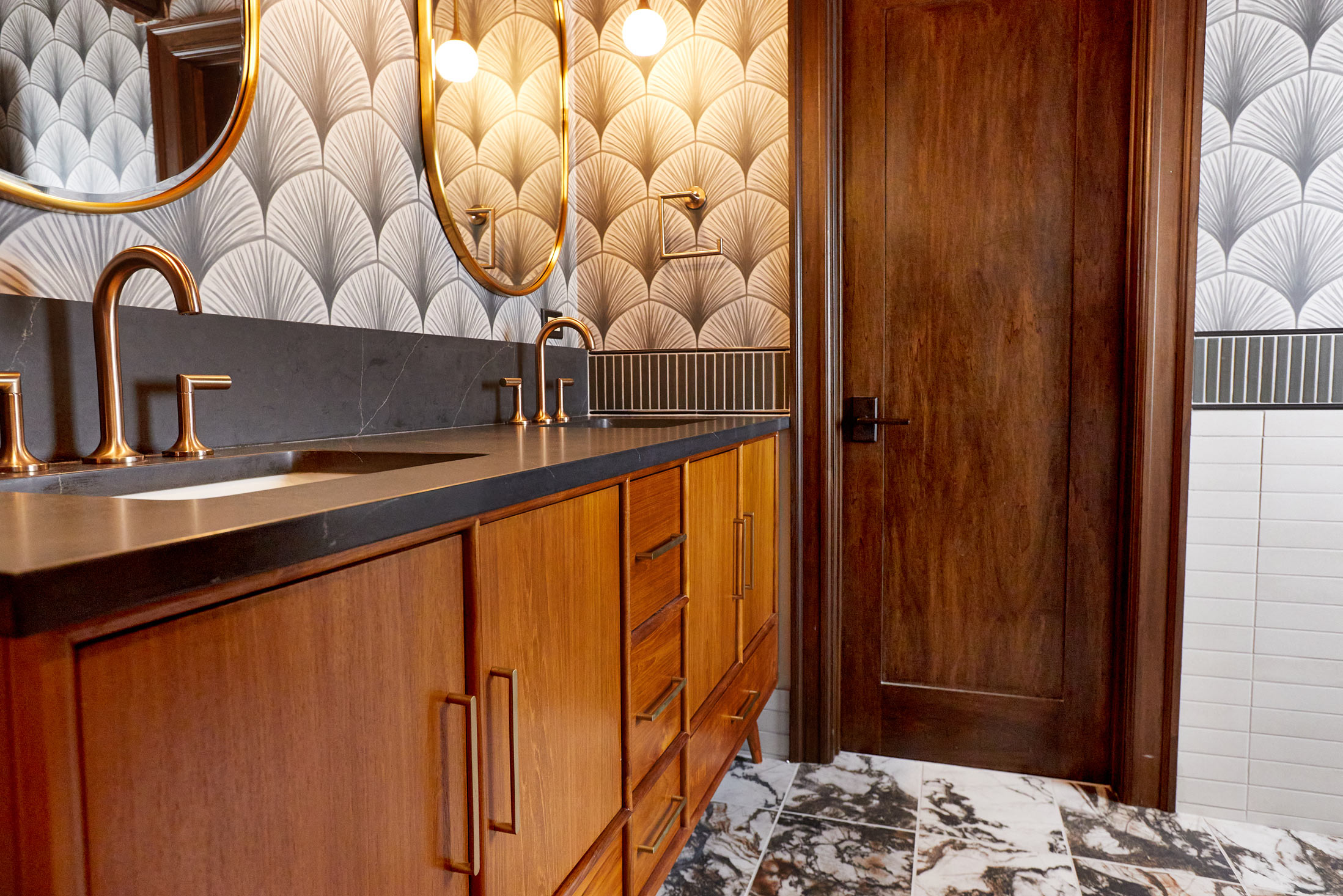 Quartz Broadway Black