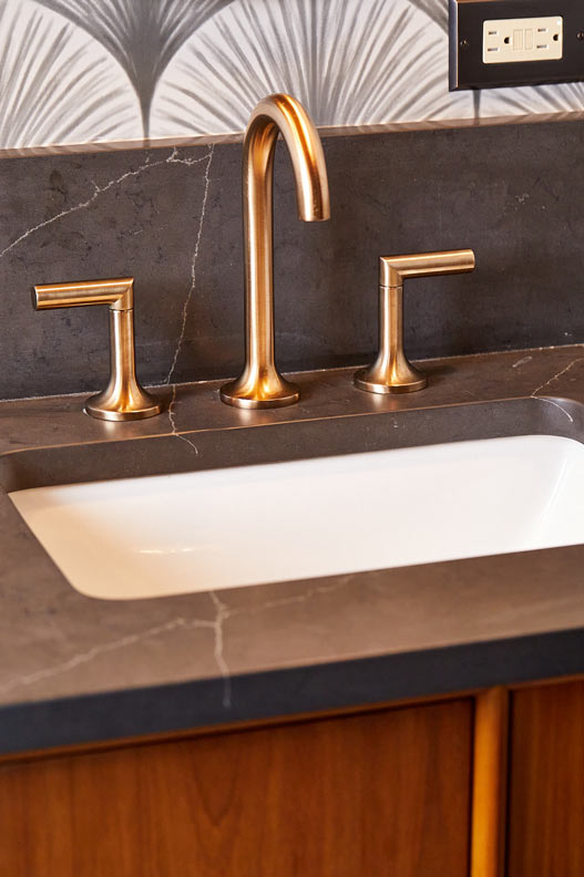 Quartz Broadway Black