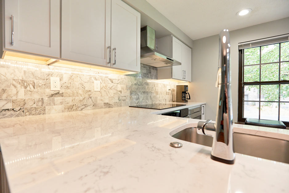 Quartz Carrara Lumos