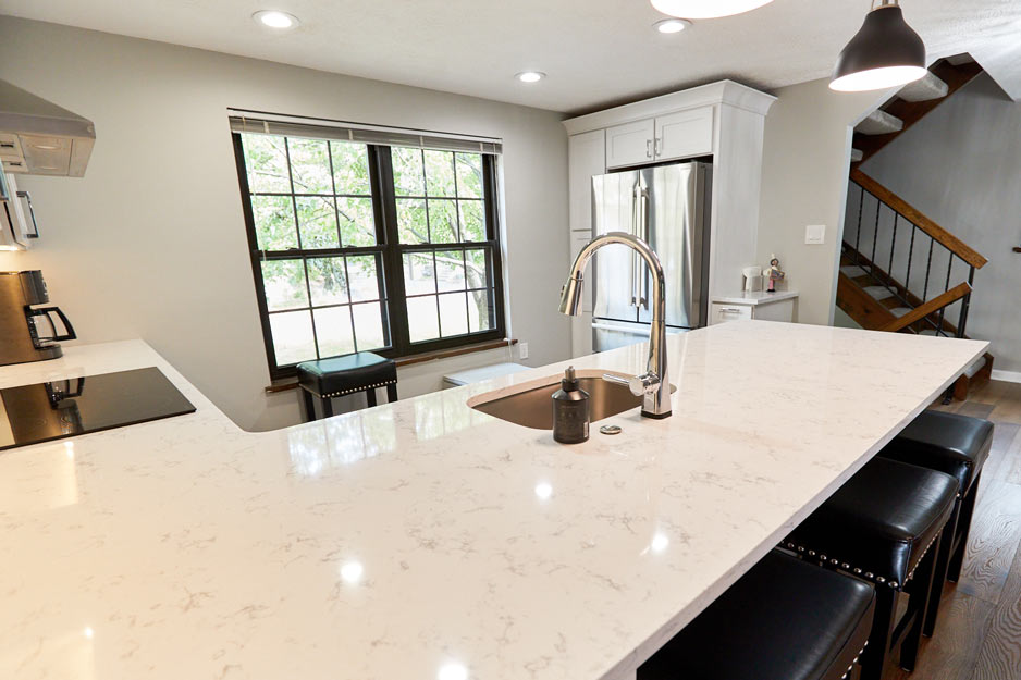 Quartz Carrara Lumos