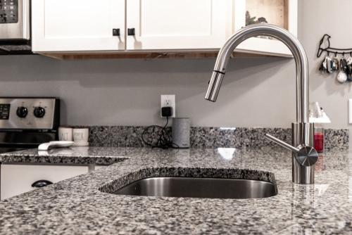 Azul Platino Granite in Kitchen